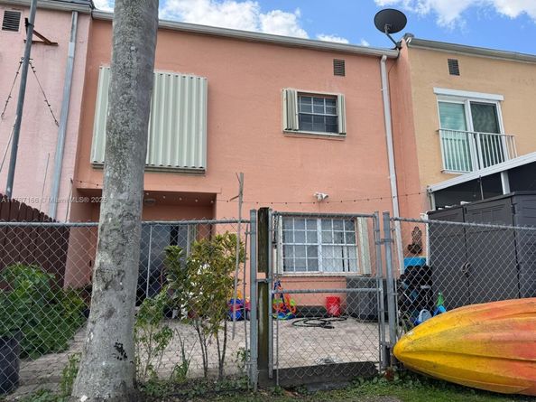 12355 NW 7th Ln, Miami FL 33182