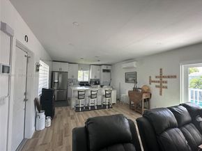 2401 SW 83rd Ave, Miami FL 33155