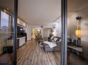 16100 Golf Club Rd 202, Weston FL 33326