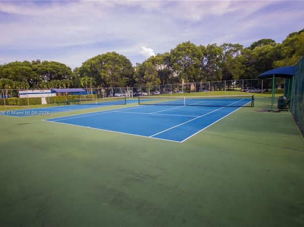 16100 Golf Club Rd 202, Weston FL 33326