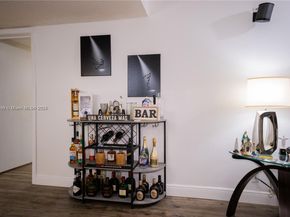 16100 Golf Club Rd 202, Weston FL 33326