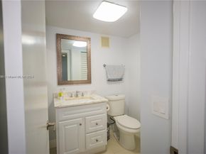 16100 Golf Club Rd 202, Weston FL 33326