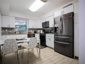 16100 Golf Club Rd 202, Weston FL 33326