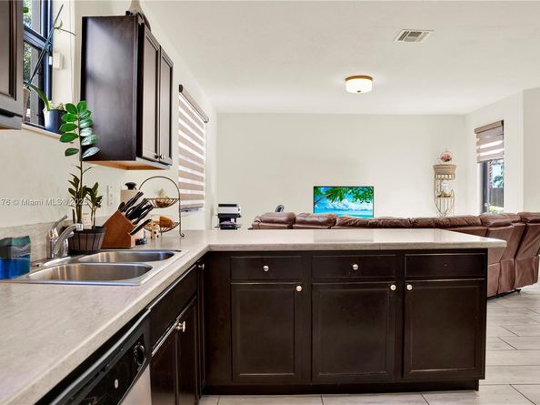 217 NE 23rd Ter, Homestead FL 33033