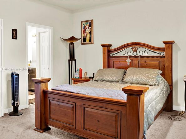 217 NE 23rd Ter, Homestead FL 33033