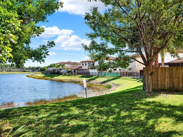 217 NE 23rd Ter, Homestead FL 33033