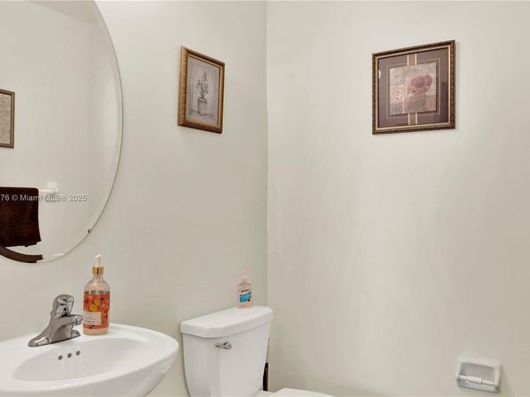 217 NE 23rd Ter, Homestead FL 33033