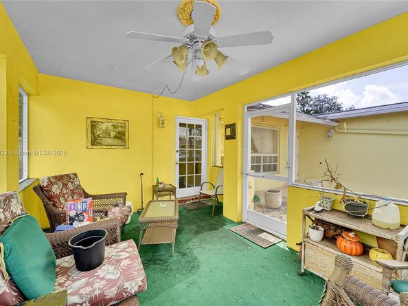 2241 N 66th Ave, Hollywood FL 33024