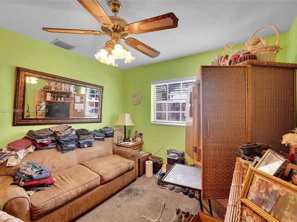 2241 N 66th Ave, Hollywood FL 33024