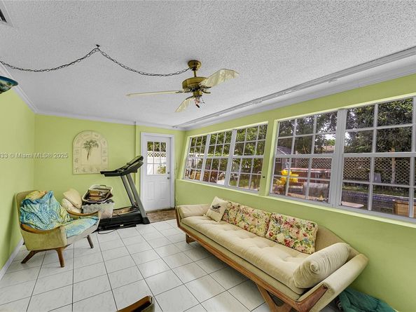 2241 N 66th Ave, Hollywood FL 33024