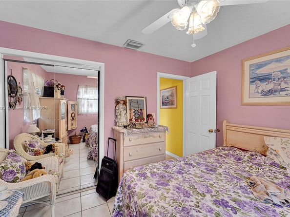 2241 N 66th Ave, Hollywood FL 33024