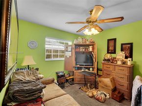 2241 N 66th Ave, Hollywood FL 33024