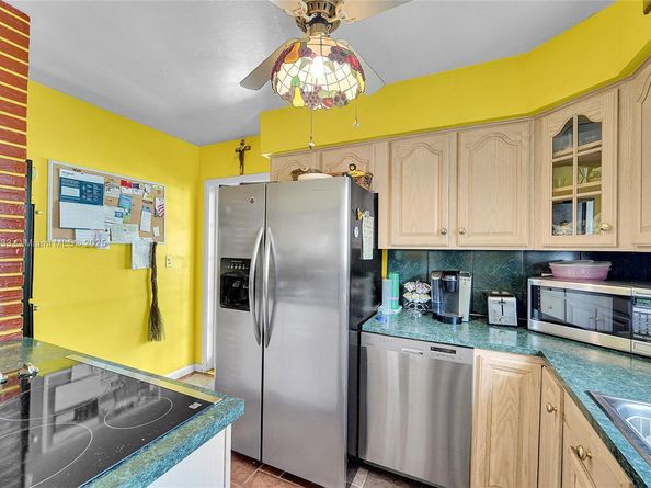 2241 N 66th Ave, Hollywood FL 33024
