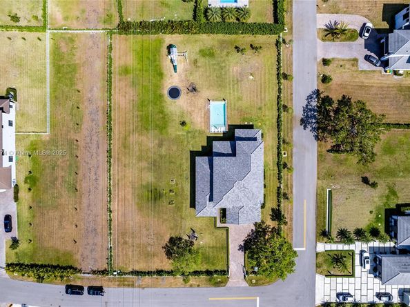 15821 SW 49th St, Southwest Ranches FL 33331