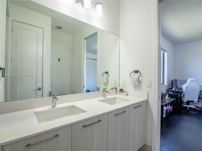 15821 SW 49th St, Southwest Ranches FL 33331