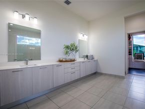 15821 SW 49th St, Southwest Ranches FL 33331