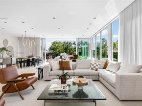 1081 W 48th St, Miami Beach FL 33140