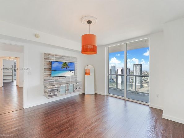 50 Biscayne Blvd 4311, Miami FL 33132