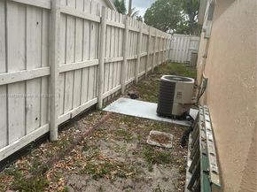 2733 NW 204th Ln, Miami Gardens FL 33056