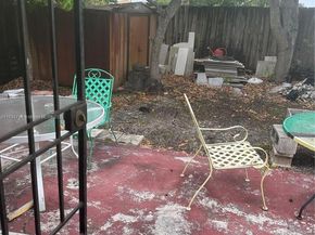 2733 NW 204th Ln, Miami Gardens FL 33056