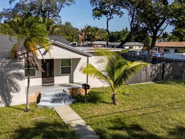 947 NE 149th St, Miami FL 33161