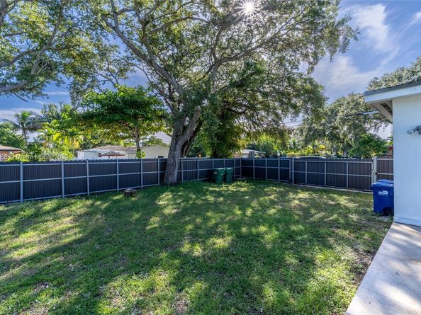 947 NE 149th St, Miami FL 33161