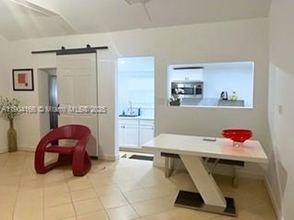 947 NE 149th St, Miami FL 33161