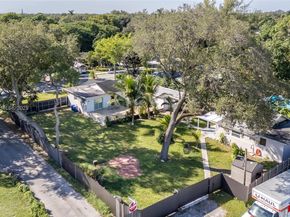 947 NE 149th St, Miami FL 33161