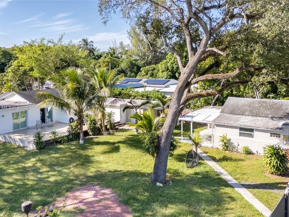 947 NE 149th St, Miami FL 33161