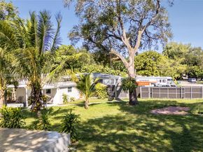 947 NE 149th St, Miami FL 33161