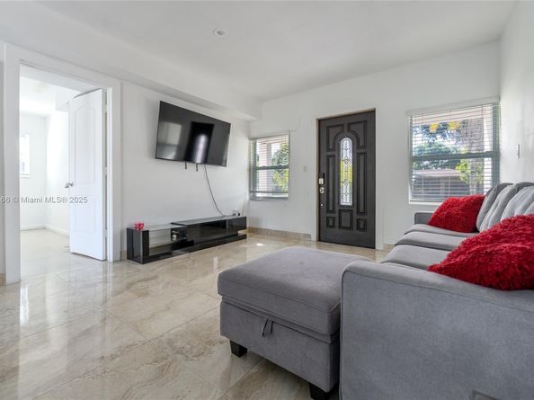 947 NE 149th St, Miami FL 33161