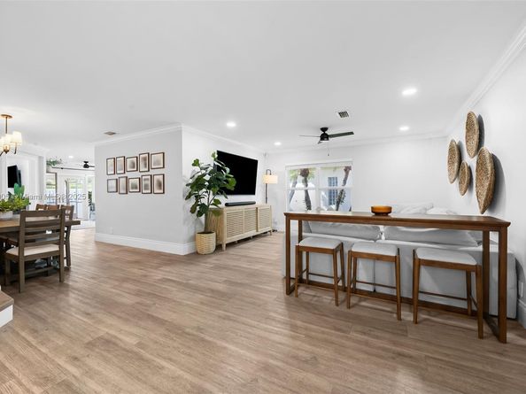 6232 NW 38th Dr, Coral Springs FL 33067