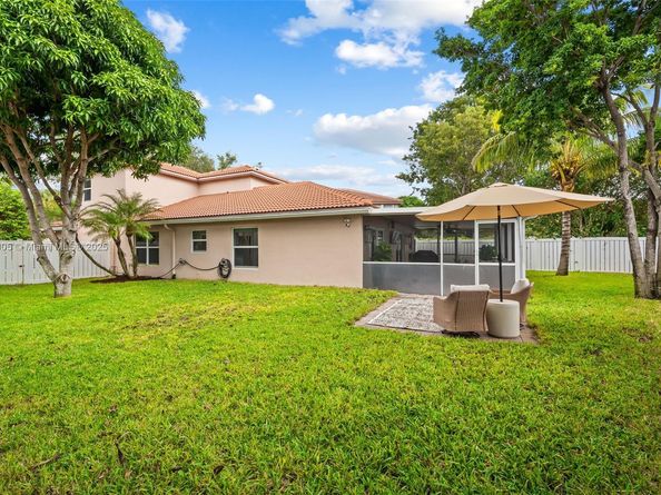 6232 NW 38th Dr, Coral Springs FL 33067