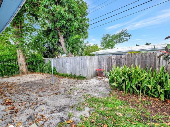 5861 NE 18th Ave, Fort Lauderdale FL 33334