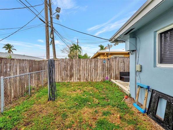 5861 NE 18th Ave, Fort Lauderdale FL 33334