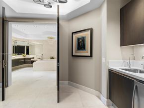 7133 Fisher Island Dr 7133, Miami Beach FL 33109