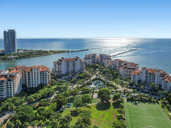 7133 Fisher Island Dr 7133, Miami Beach FL 33109