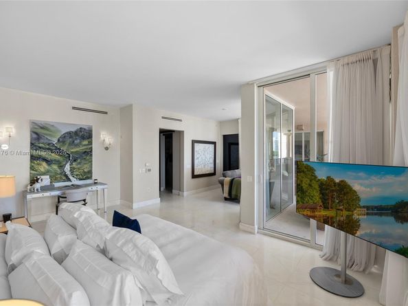 7133 Fisher Island Dr 7133, Miami Beach FL 33109