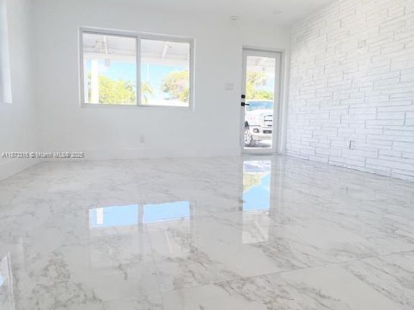 1013 NW 1st Ave, Hallandale Beach FL 33009