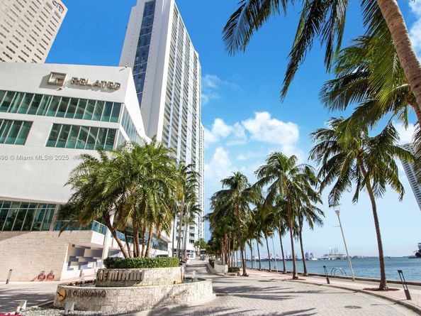 335 S Biscayne Blvd 2604, Miami FL 33131