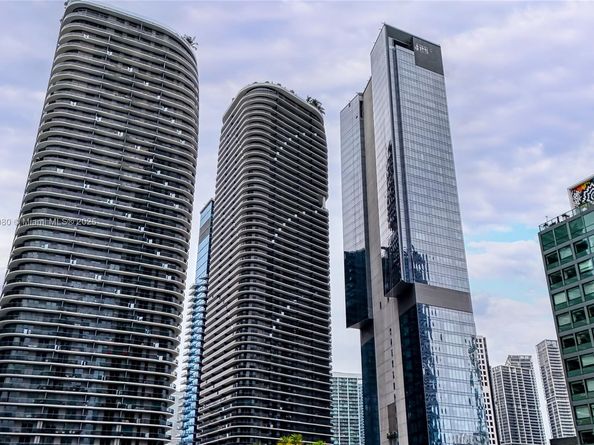 801 S Miami Ave 3704, Miami FL 33130
