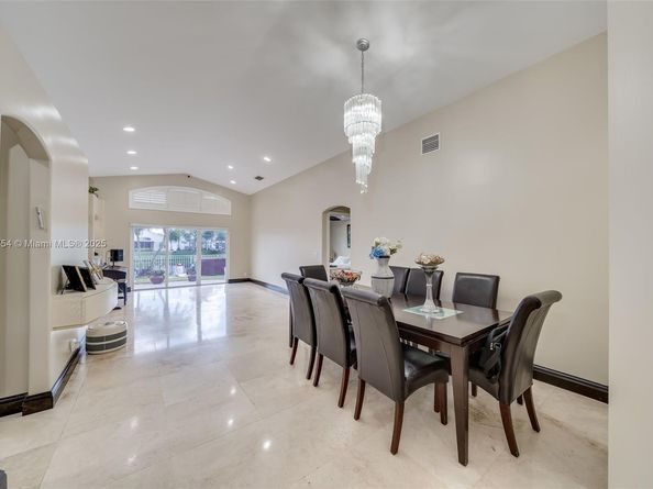 5032 SW 34th Ter, Hollywood FL 33312