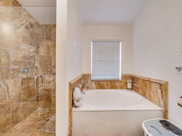 5032 SW 34th Ter, Hollywood FL 33312