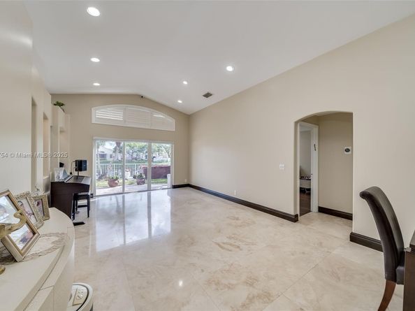 5032 SW 34th Ter, Hollywood FL 33312