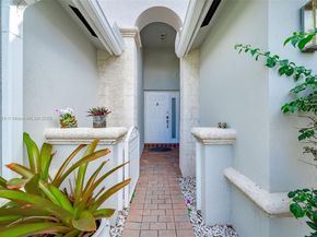 5032 SW 34th Ter, Hollywood FL 33312