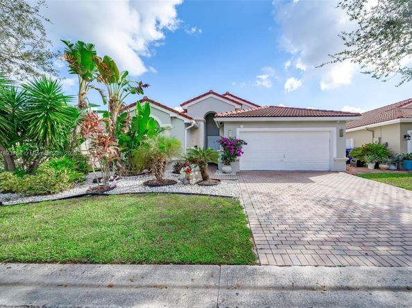 5032 SW 34th Ter, Hollywood FL 33312