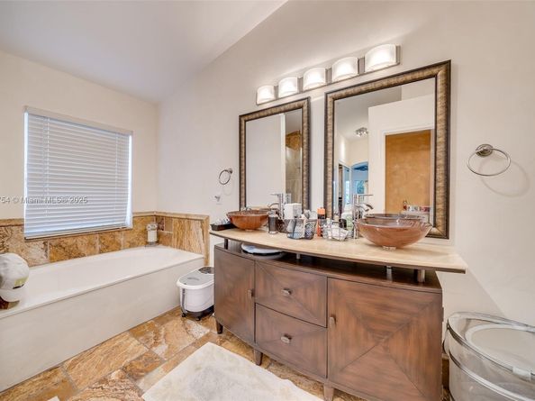 5032 SW 34th Ter, Hollywood FL 33312