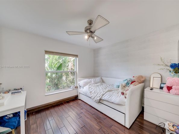 5032 SW 34th Ter, Hollywood FL 33312