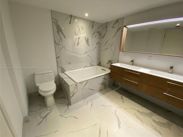 9521 E Bay Harbor Dr 605, Bay Harbor Islands FL 33154