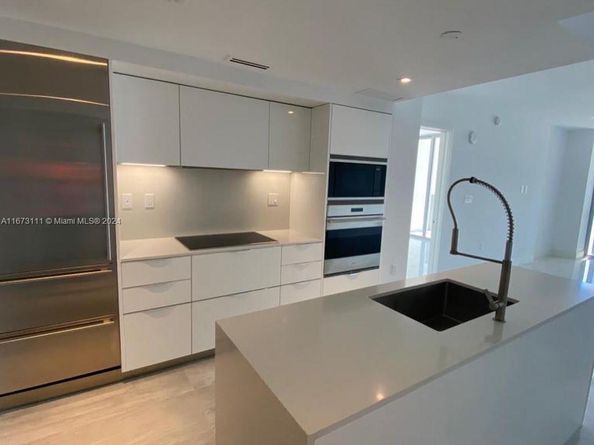 9521 E Bay Harbor Dr 605, Bay Harbor Islands FL 33154